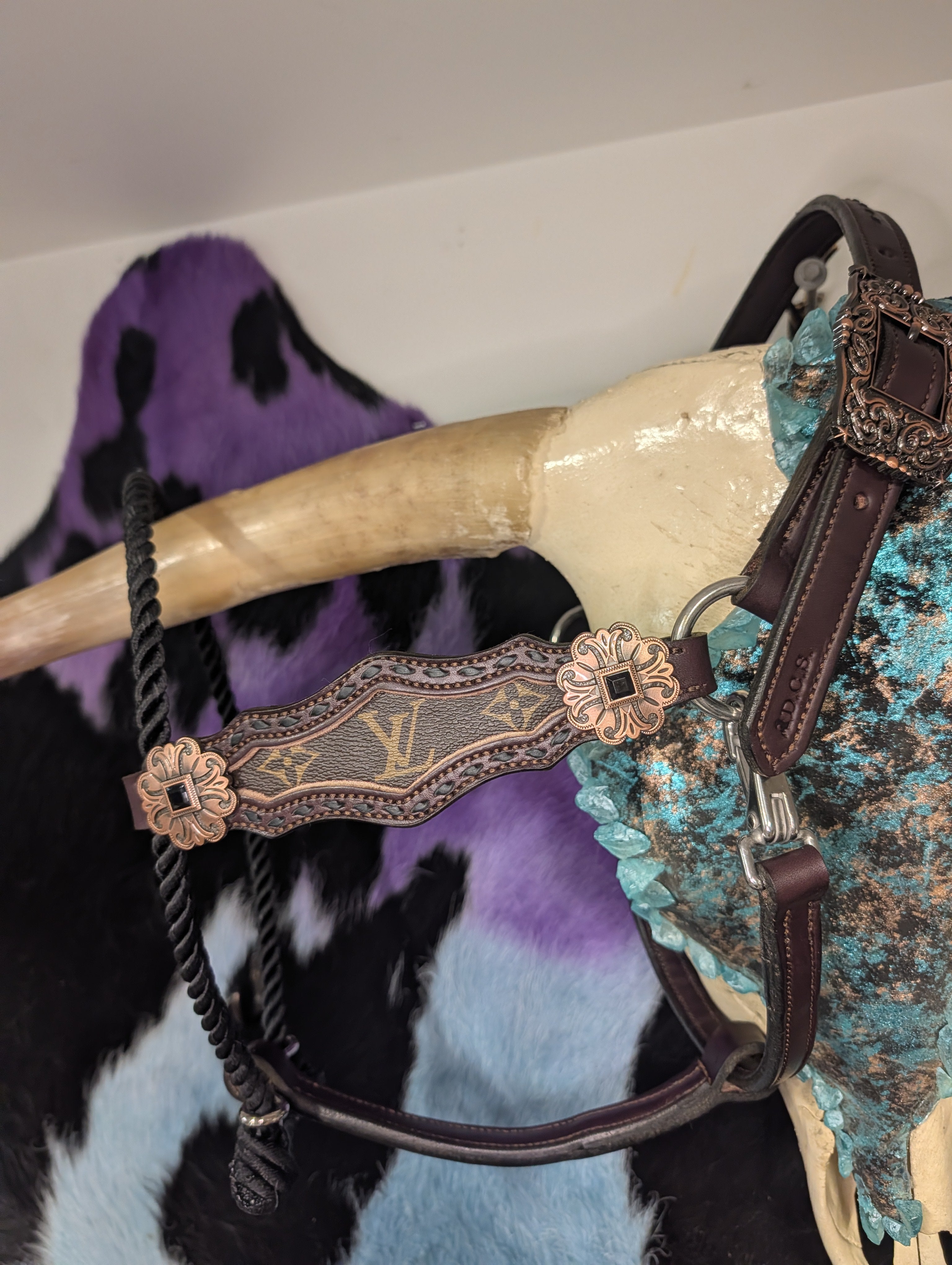 Custom hybrid halter